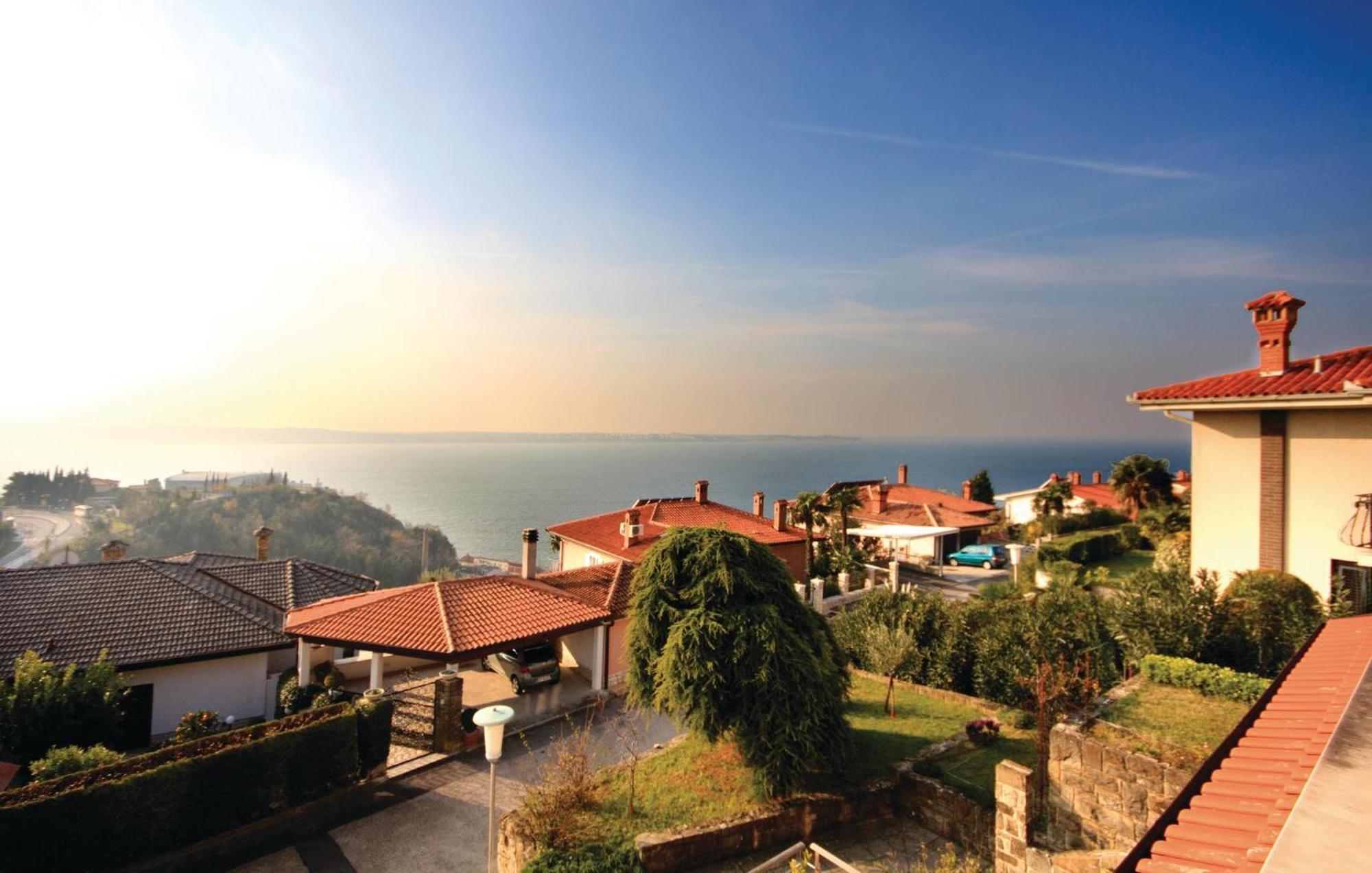 Lovely Apartment In Piran With Kitchen Kültér fotó